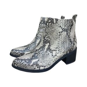 Blondo Elvine Waterproof Ankle Boots Size  6.5 Snake print Bohemian